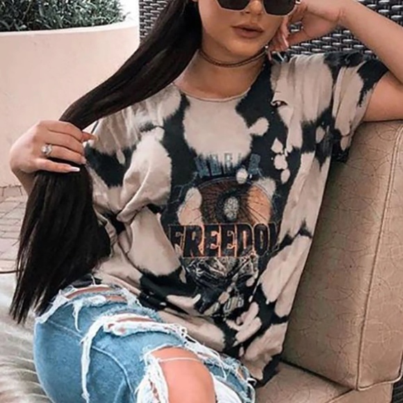 World Freedom Tour Distressed Tee - Picture 4 of 5